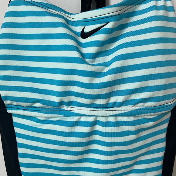 Nike One piece Swimsuit. Size S. NWT - Picture 2 of 6